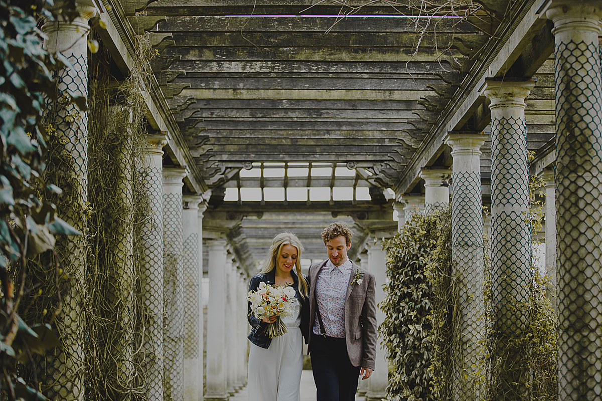 Hampstead-Hill-Garden-and-Pergola-wedding-photo (18)