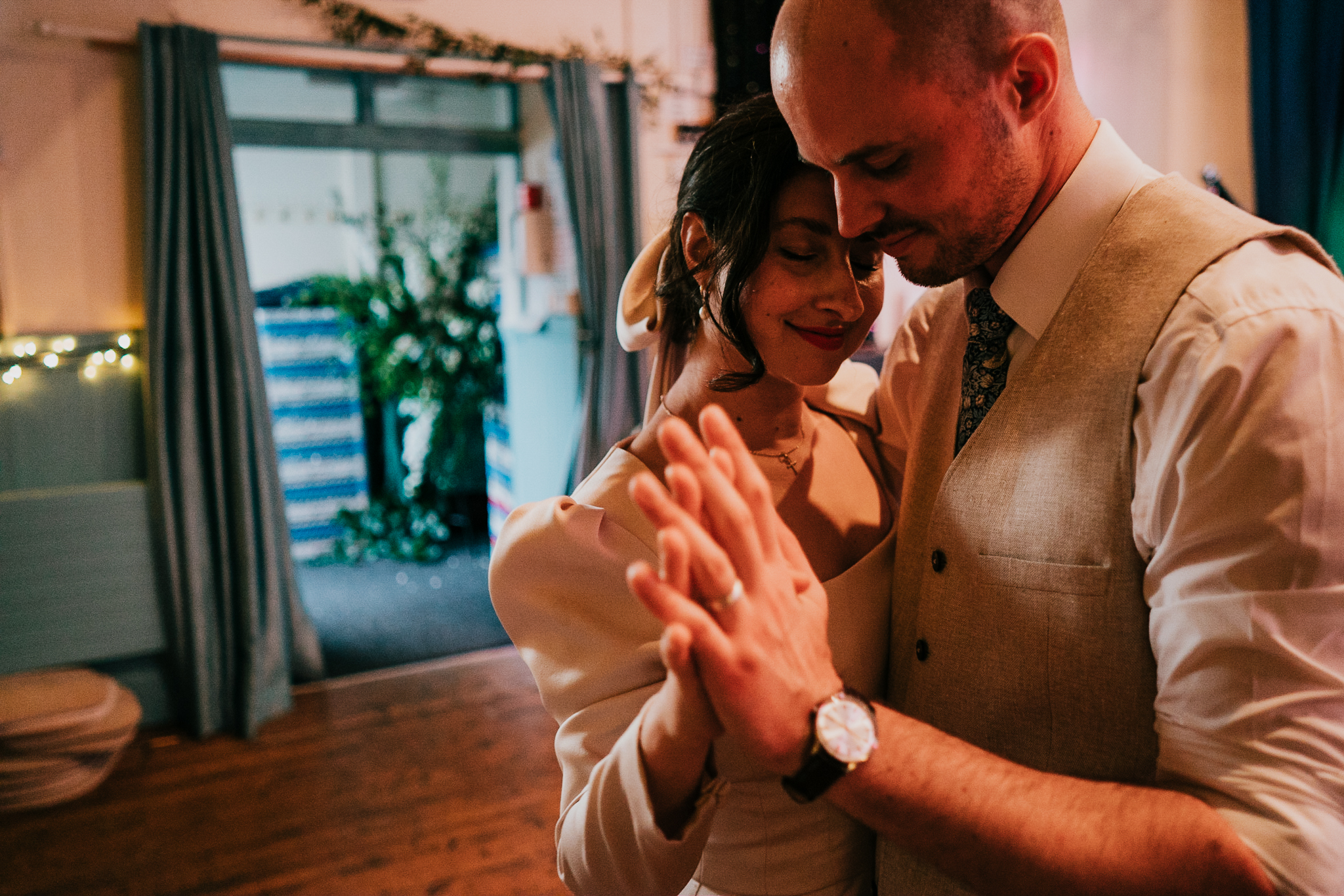 port-isaac-wedding-photographer 10 – Alan Law Photography The bride and groom's intimate First Dance at Port Isaac Village Hall.